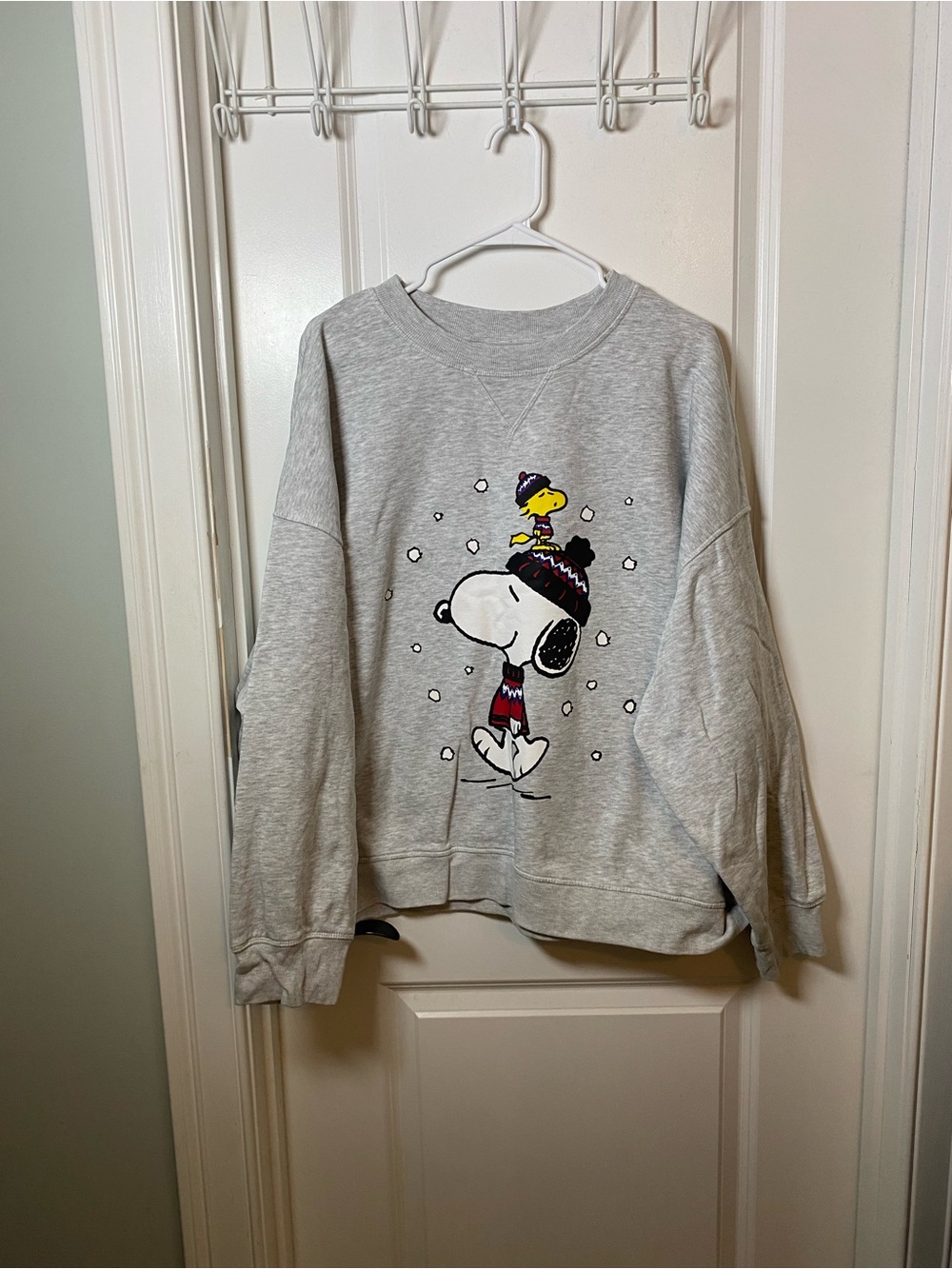 Peanuts Snoopy Graphic Sweatshirt